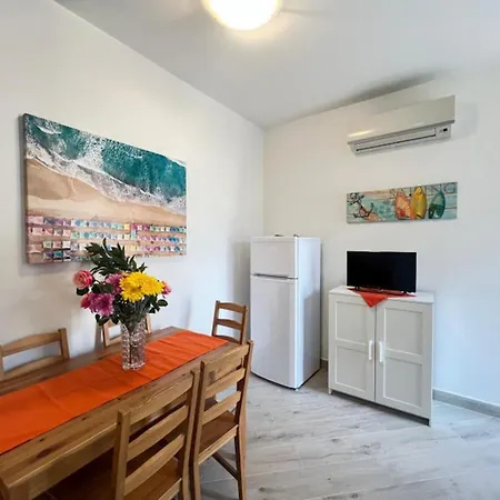 Charming In A Quiet Area Apartment *