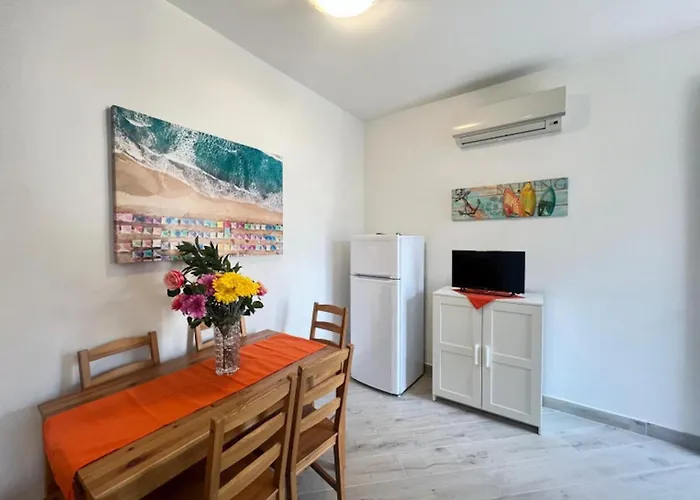 Charming In A Quiet Area Apartment *